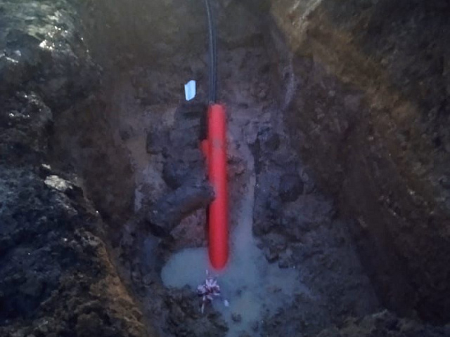 В Коммунарке завершена уникальная операция: две трубы в одной скважине на глубине 15 метров